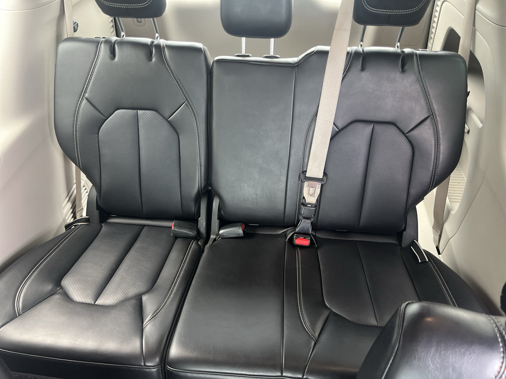 Used 2024 Chrysler Pacifica Touring-L FWD image 36