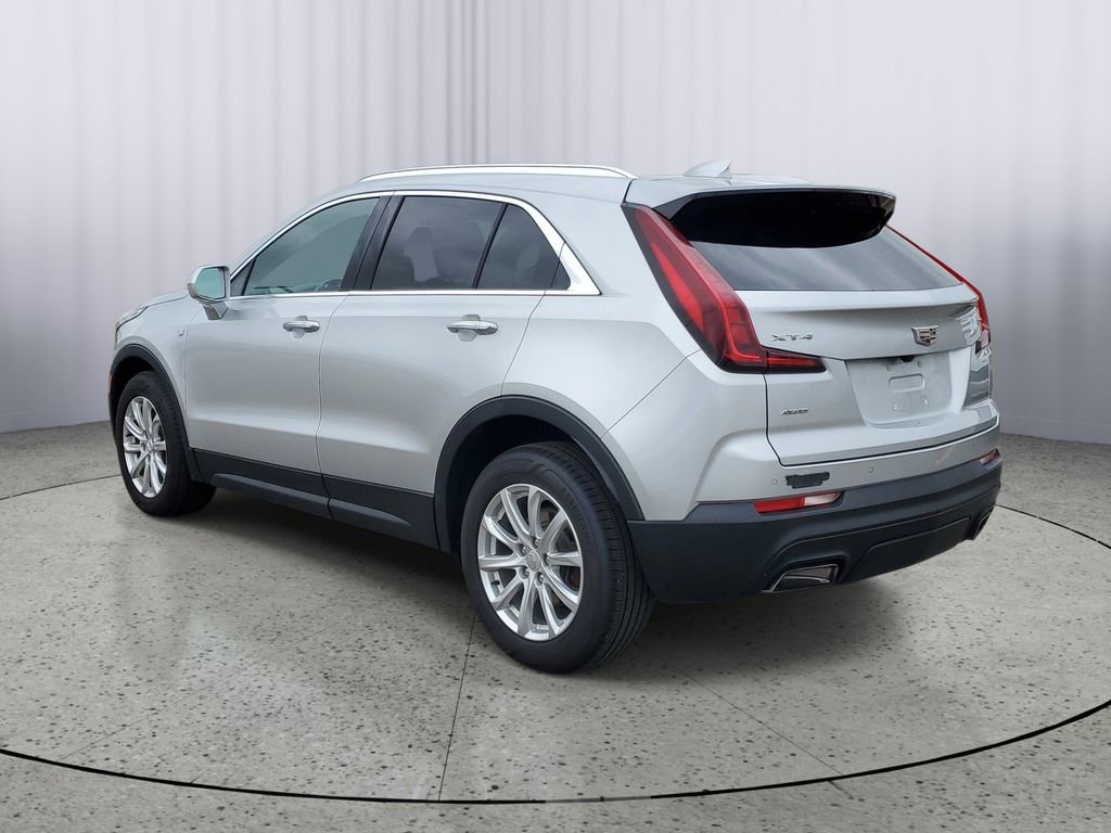 Used 2019 Cadillac XT4 Luxury w/ Cold Weather Package AWD/4WD image 4