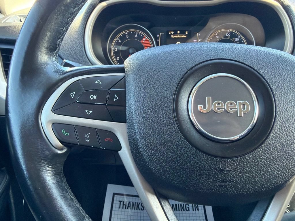 Used 2016 Jeep Cherokee Latitude w/ Cold Weather Group AWD/4WD image 25