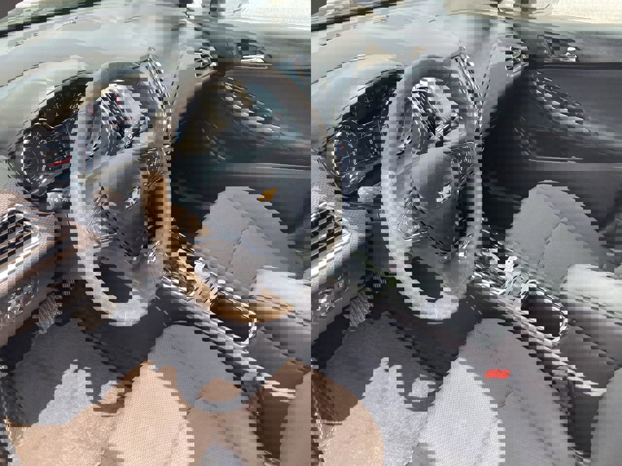 Used 2021 Chevrolet Equinox LT image 23