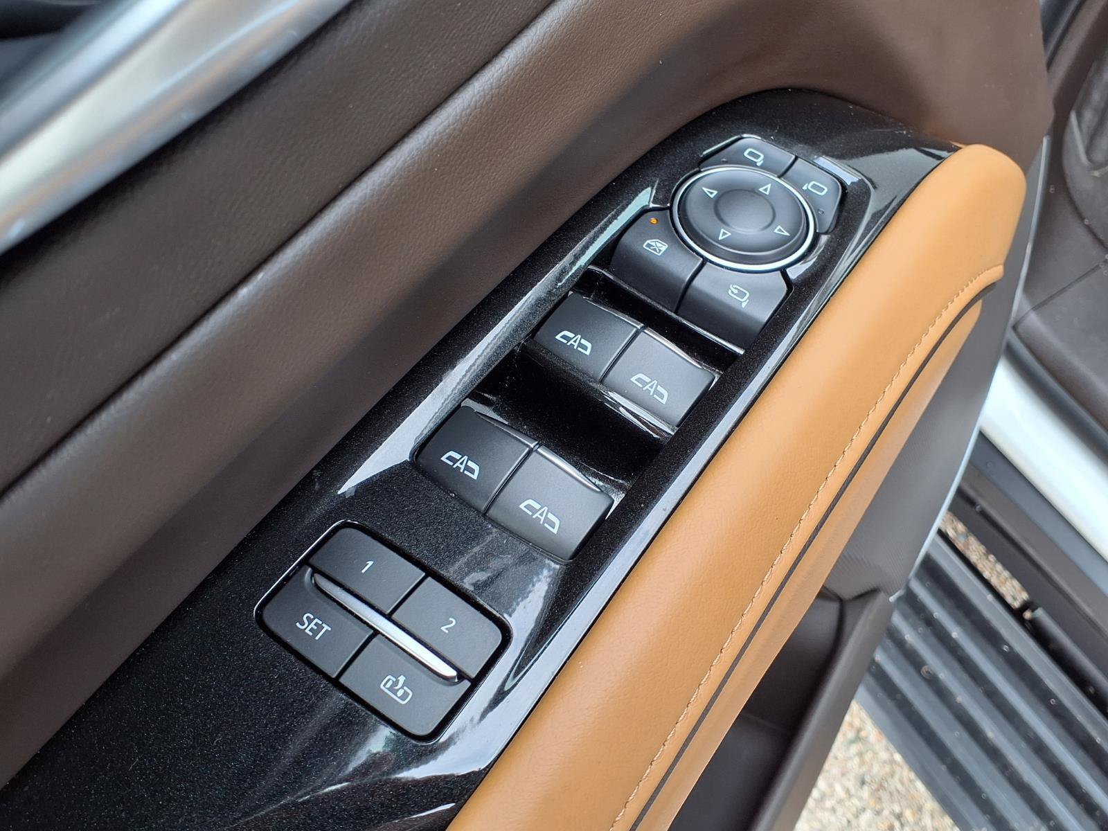 Used 2024 Cadillac Escalade Sport w/ LPO, ONYX Package AWD/4WD image 15
