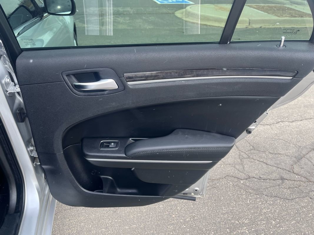 Used 2012 Chrysler 300 C image 27