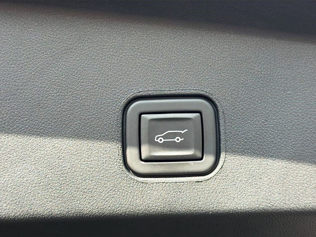 Certified 2023 Cadillac Lyriq 2WD image 15