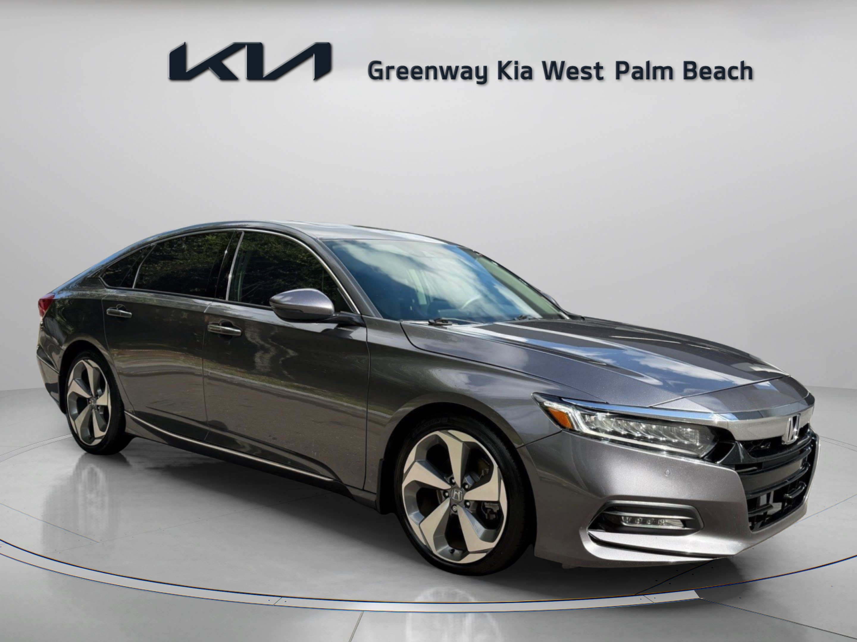 Used 2019 Honda Accord Touring image 1