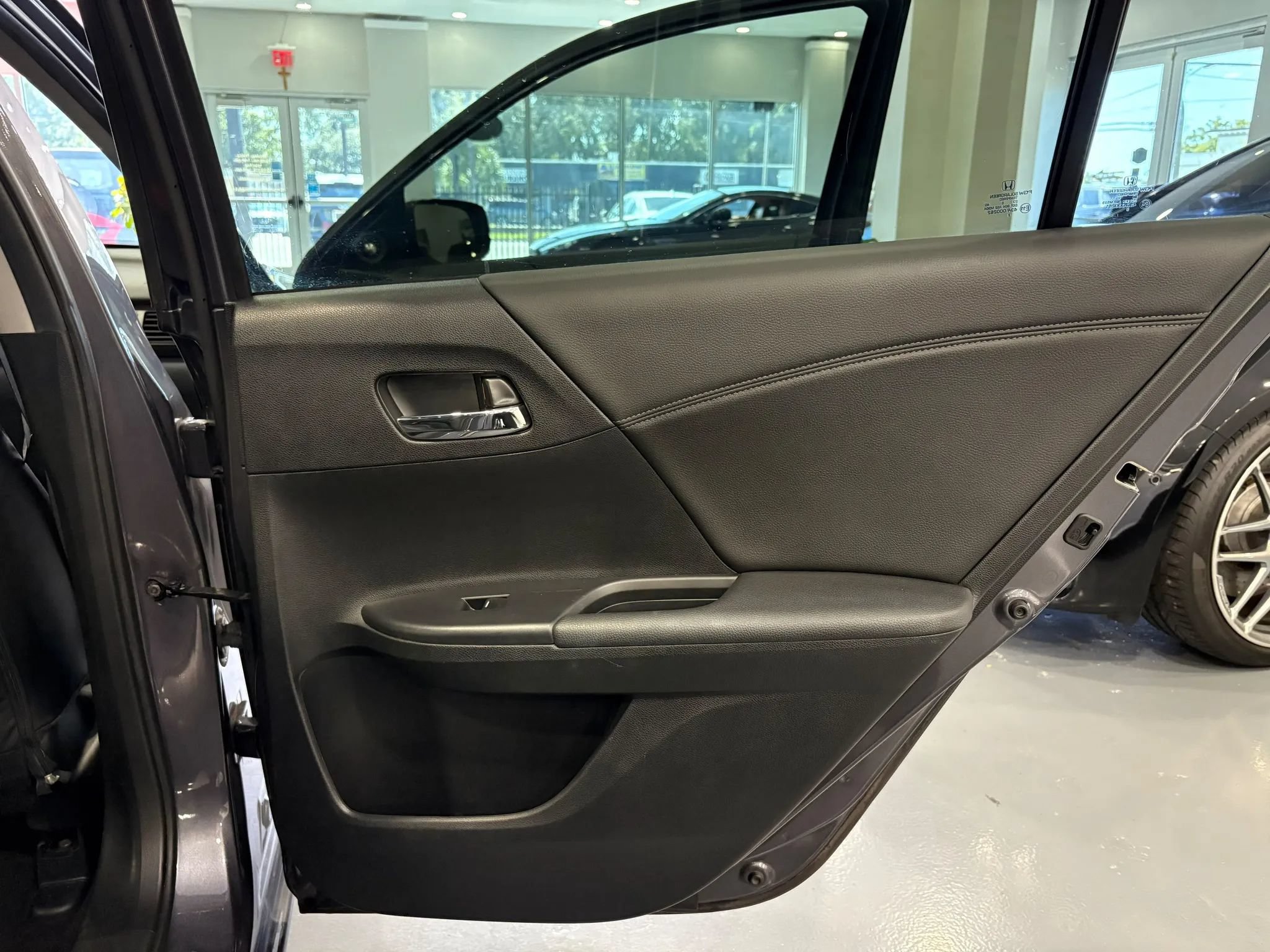 Used 2016 Honda Accord EX-L image 31