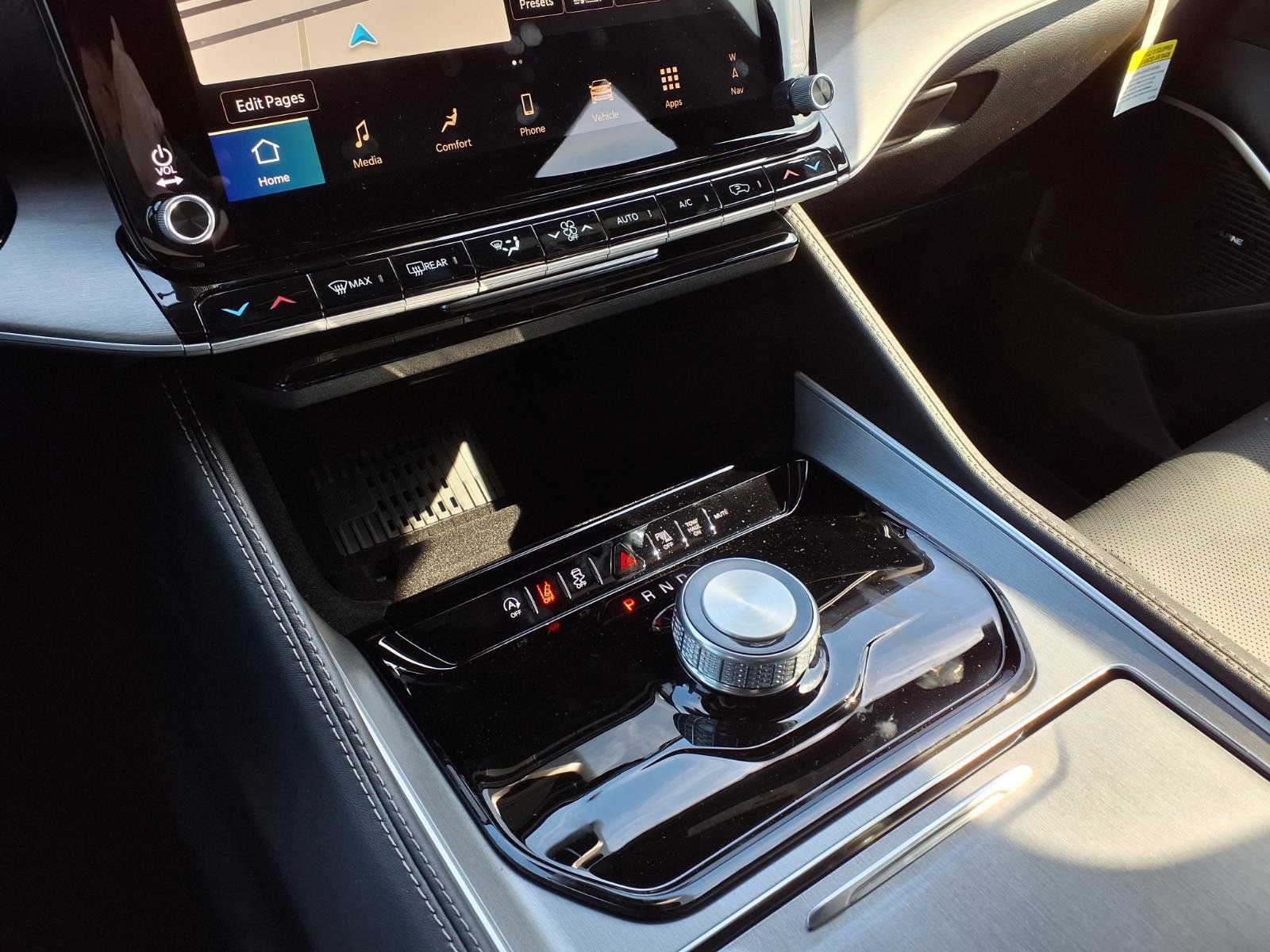 New 2026 Jeep Grand Wagoneer 2WD w/ 8-Passenger Seating Package image 15