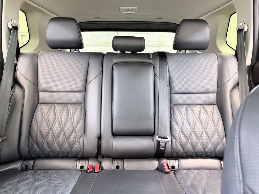 Used 2023 Nissan Rogue Platinum w/ Platinum Premium Package AWD/4WD image 16