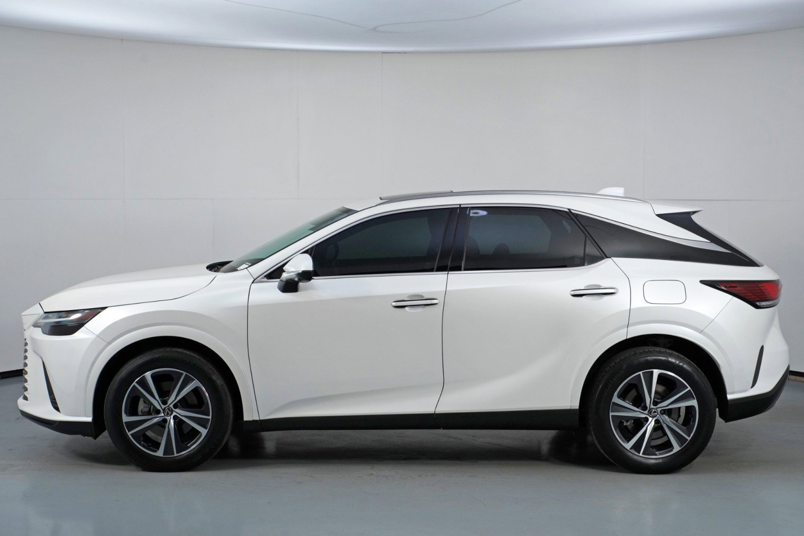 Used 2024 Lexus RX 350 Premium w/ Accessory Package (Z1) FWD image 48