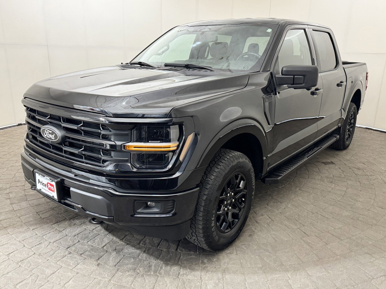 Used 2024 Ford F150 XLT w/ XLT Black Appearance Package image 3