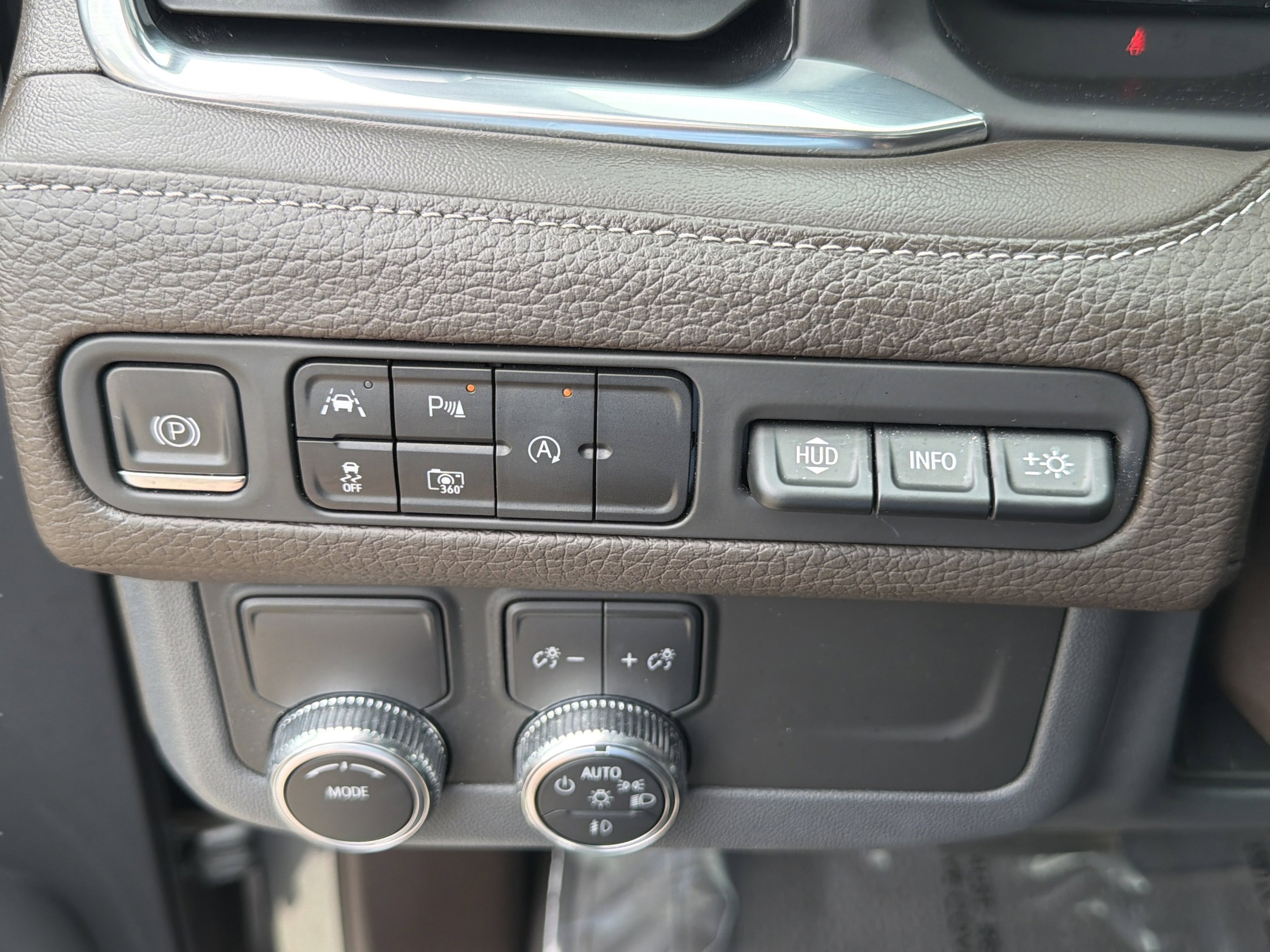 Used 2023 GMC Yukon Denali RWD image 55