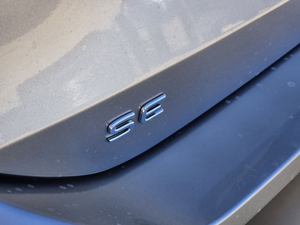 New 2026 Volkswagen Tiguan SE FWD image 8