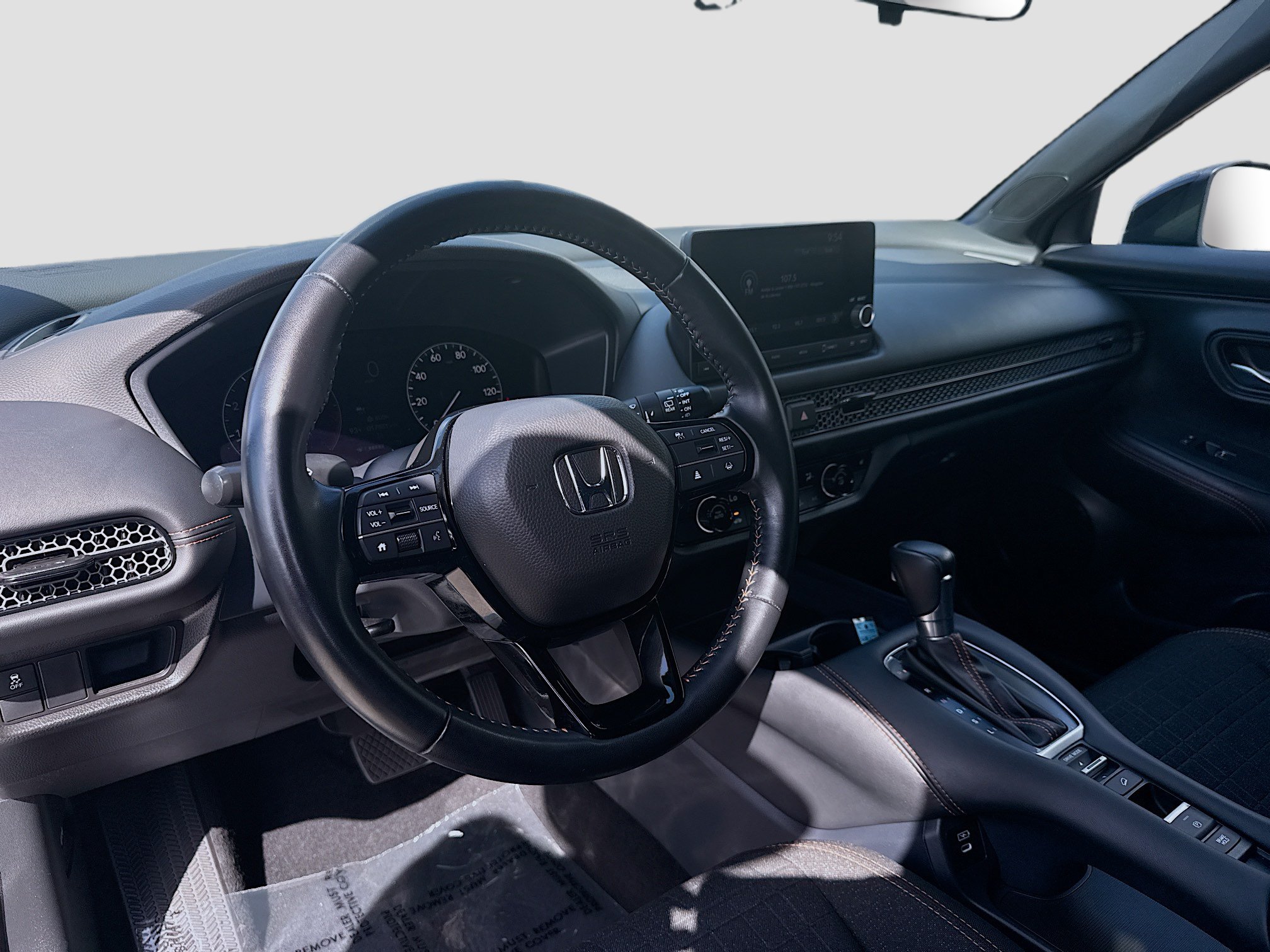 Certified 2025 Honda HR-V Sport image 9