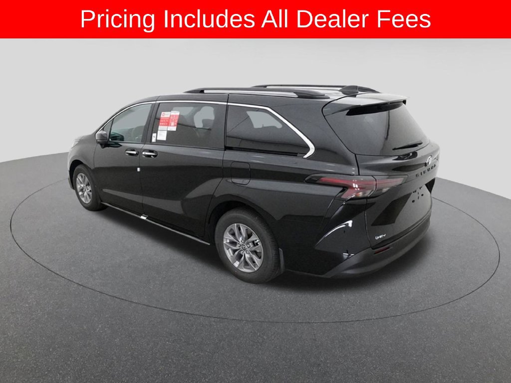 New 2026 Toyota Sienna XLE FWD image 5