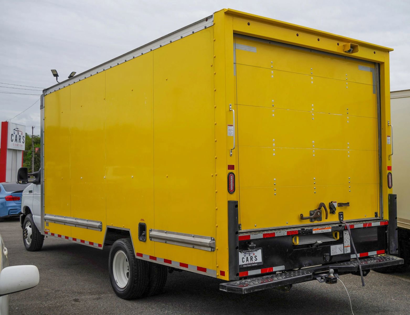 Used 2024 Ford E-350 and Econoline 350 Super Duty w/ Driver's Safety Package RWD image 4