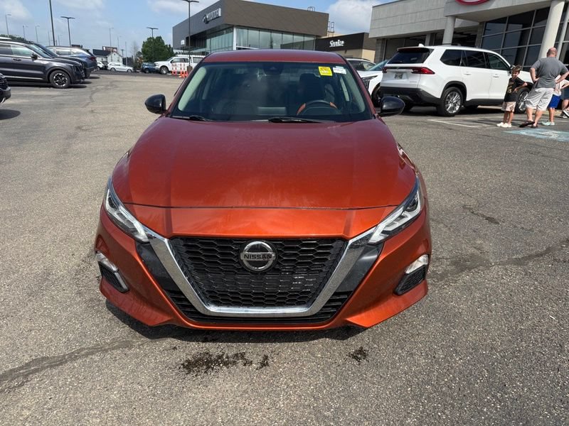 Used 2020 Nissan Altima 2.5 SR FWD image 2