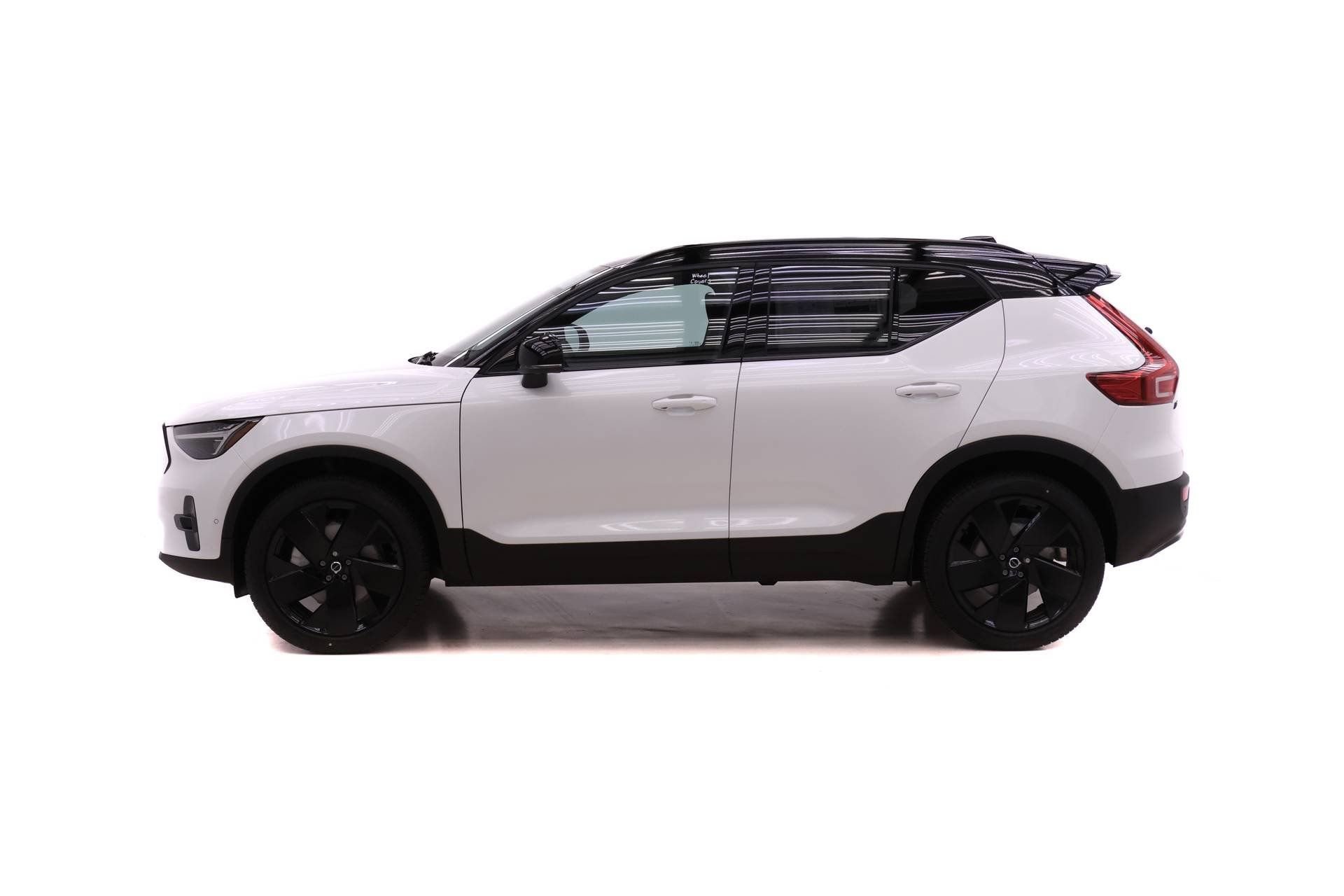 New 2026 Volvo XC40 B5 Ultra w/ Protection Package Premier AWD/4WD image 3
