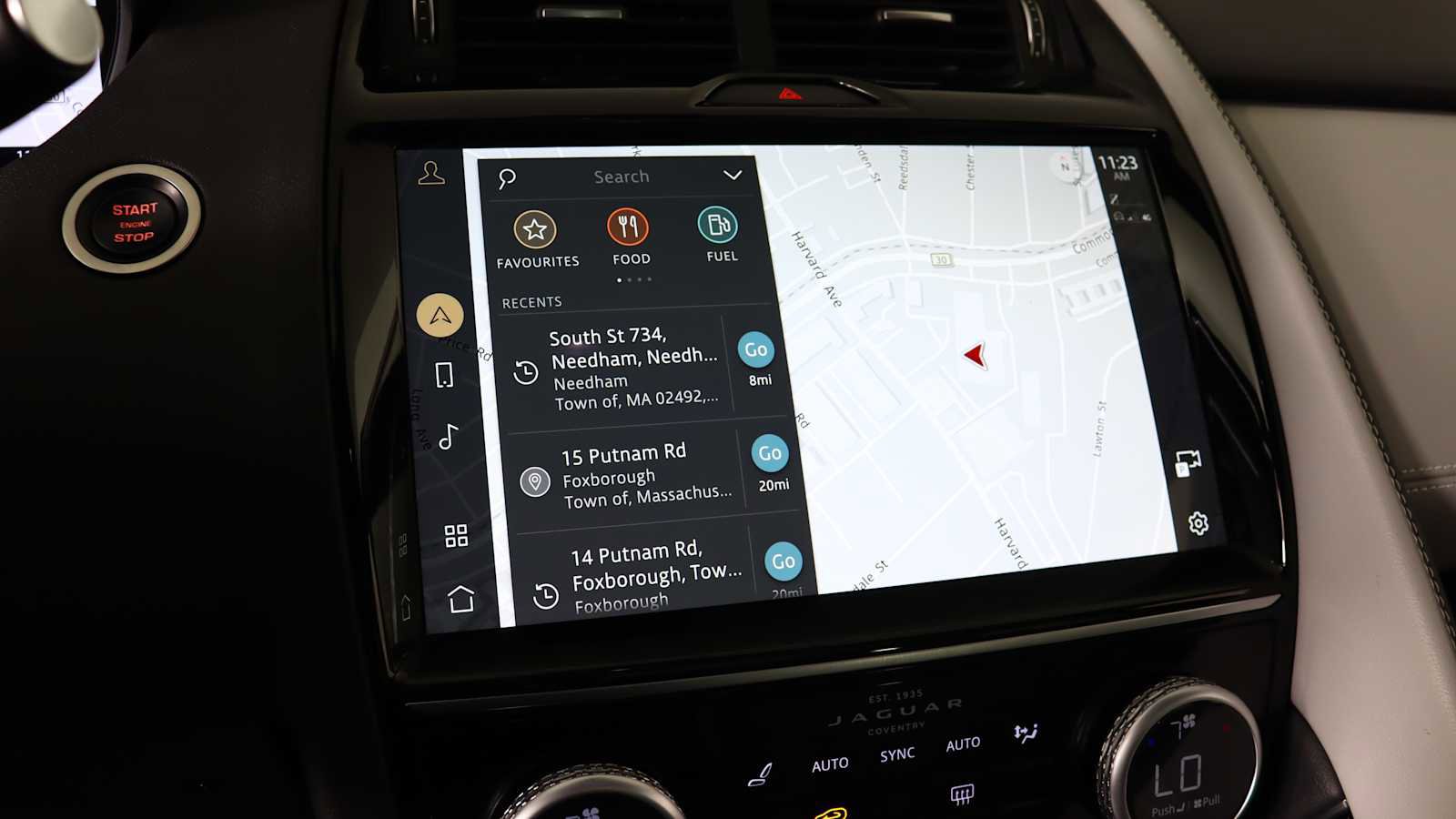 Used 2024 Jaguar E-PACE R-Dynamic SE image 18