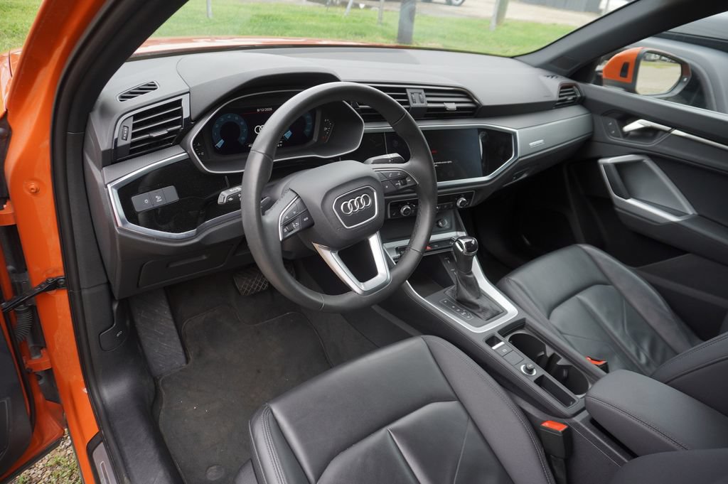 Used 2025 Audi Q3 2.0T Premium AWD/4WD image 3