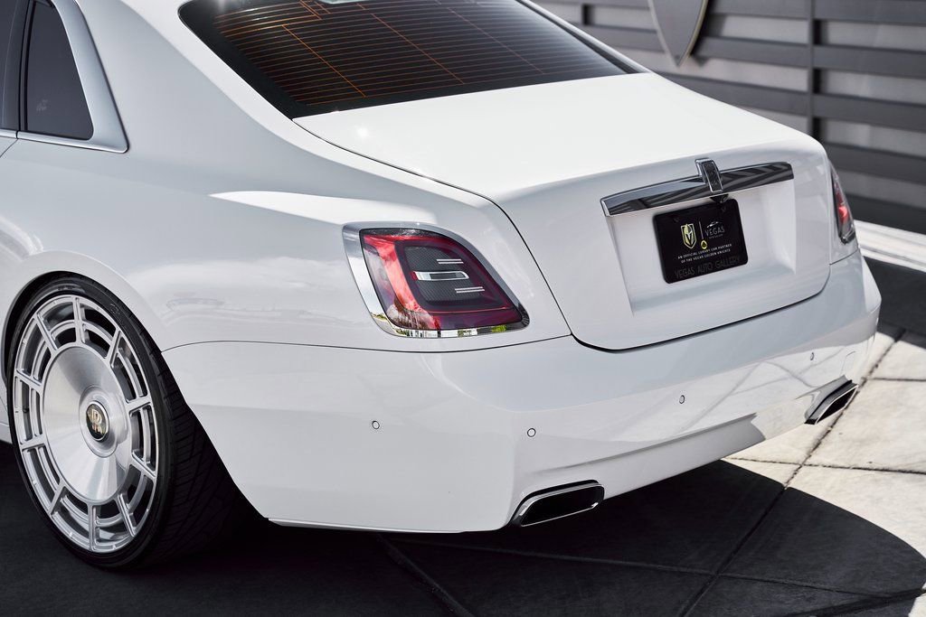 Used 2022 Rolls-Royce Ghost w/ Ghost Package AWD/4WD image 12