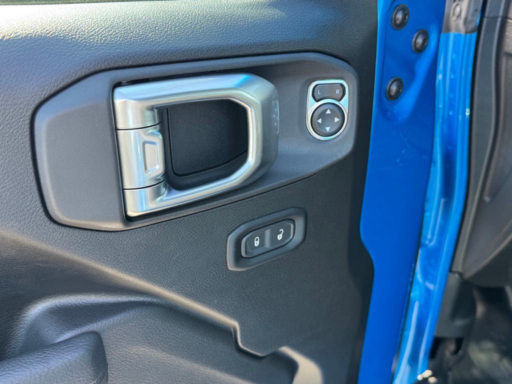 New 2025 Jeep Gladiator Mojave image 16