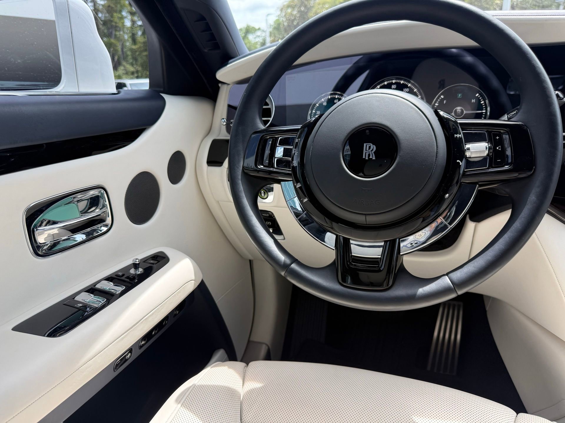 Used 2022 Rolls-Royce Ghost image 38