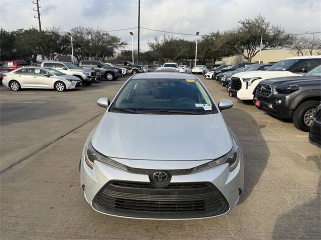 Used 2024 Toyota Corolla LE image 2