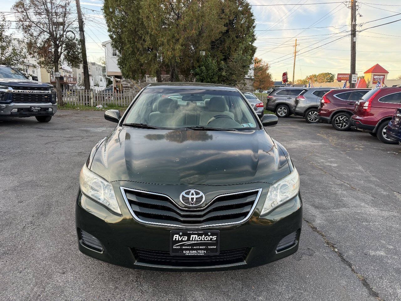 Used 2011 Toyota Camry LE FWD image 3