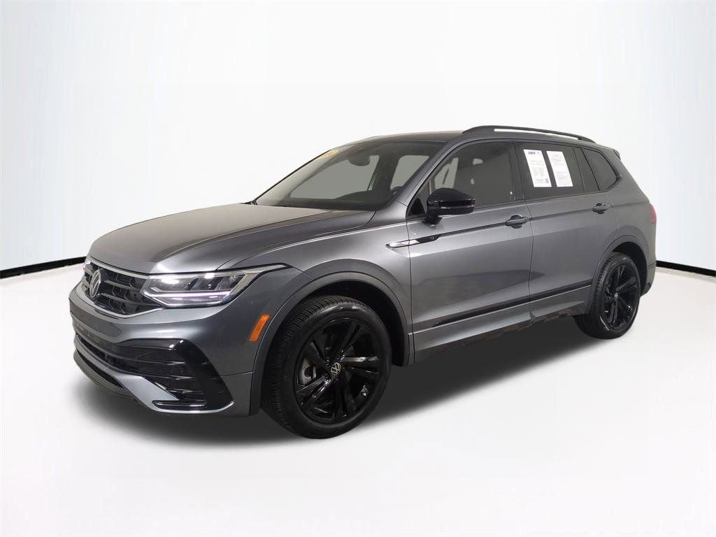Used 2024 Volkswagen Tiguan SE R-Line image 9