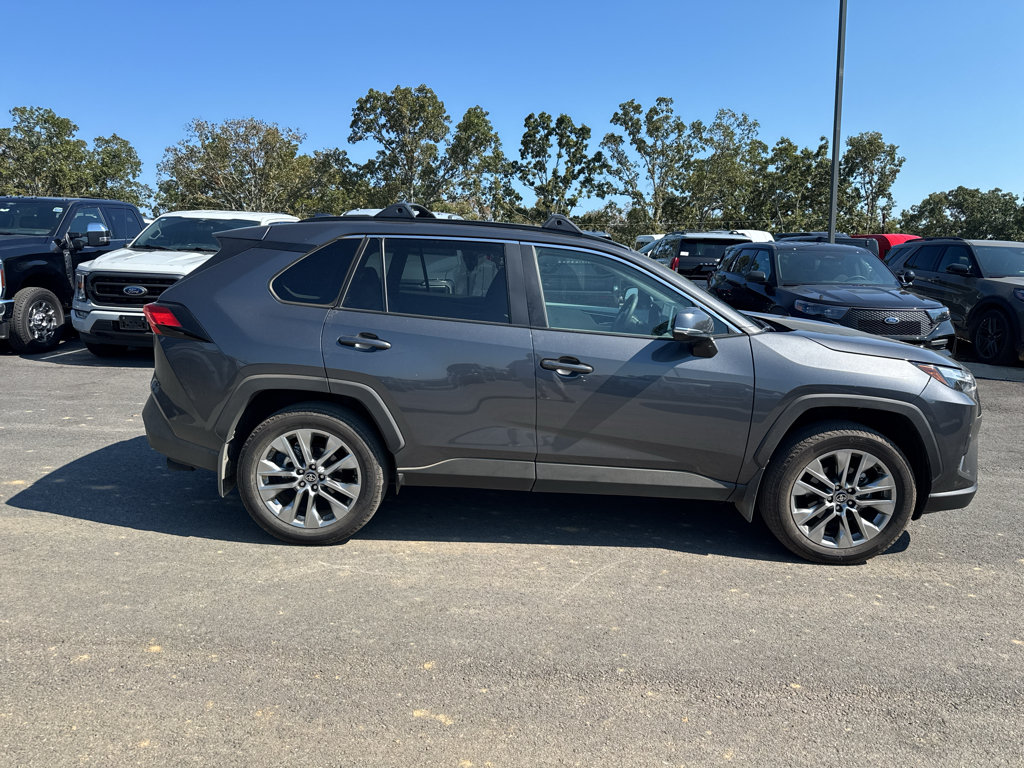 Used 2025 Toyota RAV4 XLE Premium AWD/4WD image 4