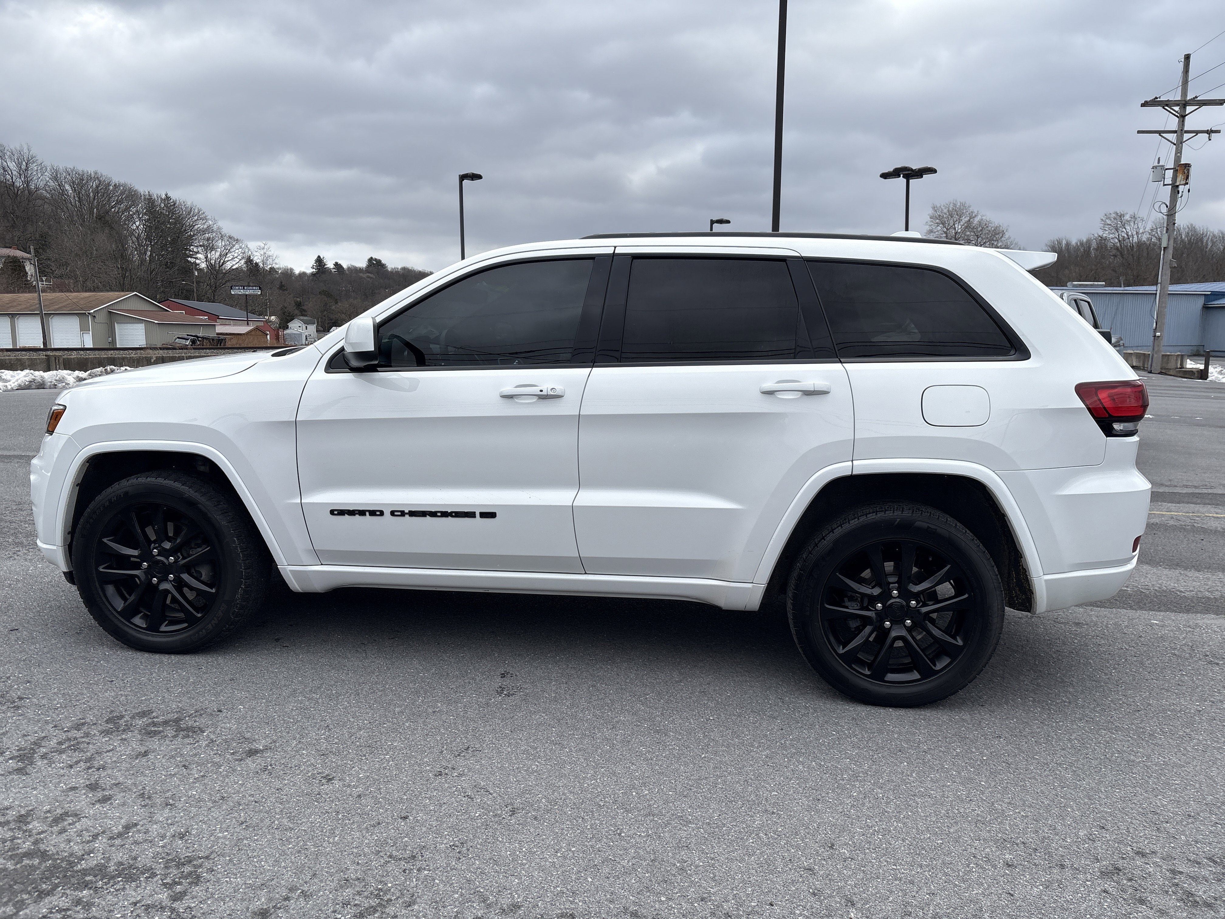 Used 2022 Jeep Grand Cherokee Laredo X image 7