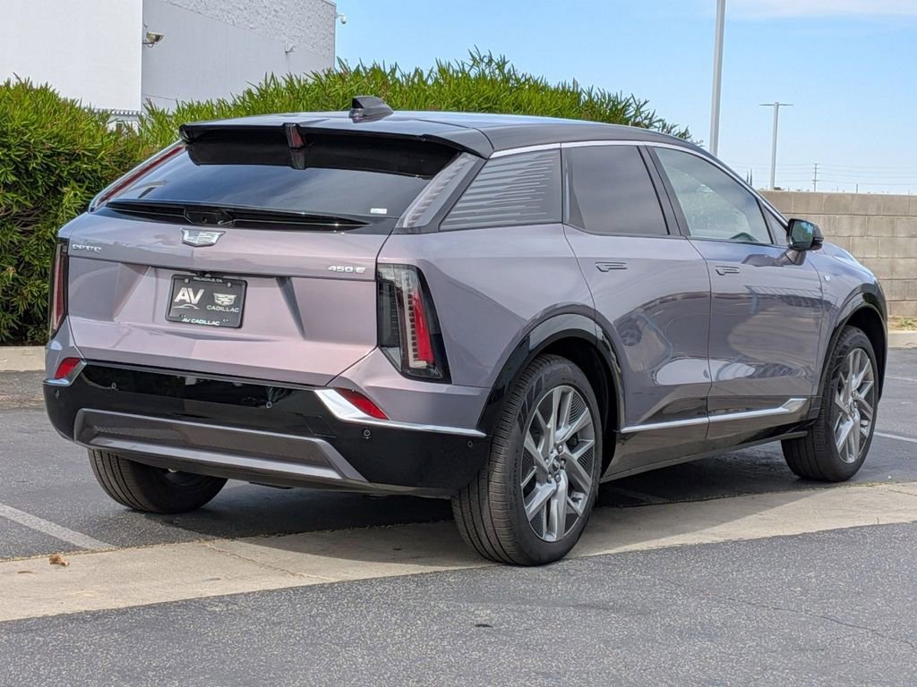 New 2026 Cadillac Optiq Luxury 1 RWD image 32
