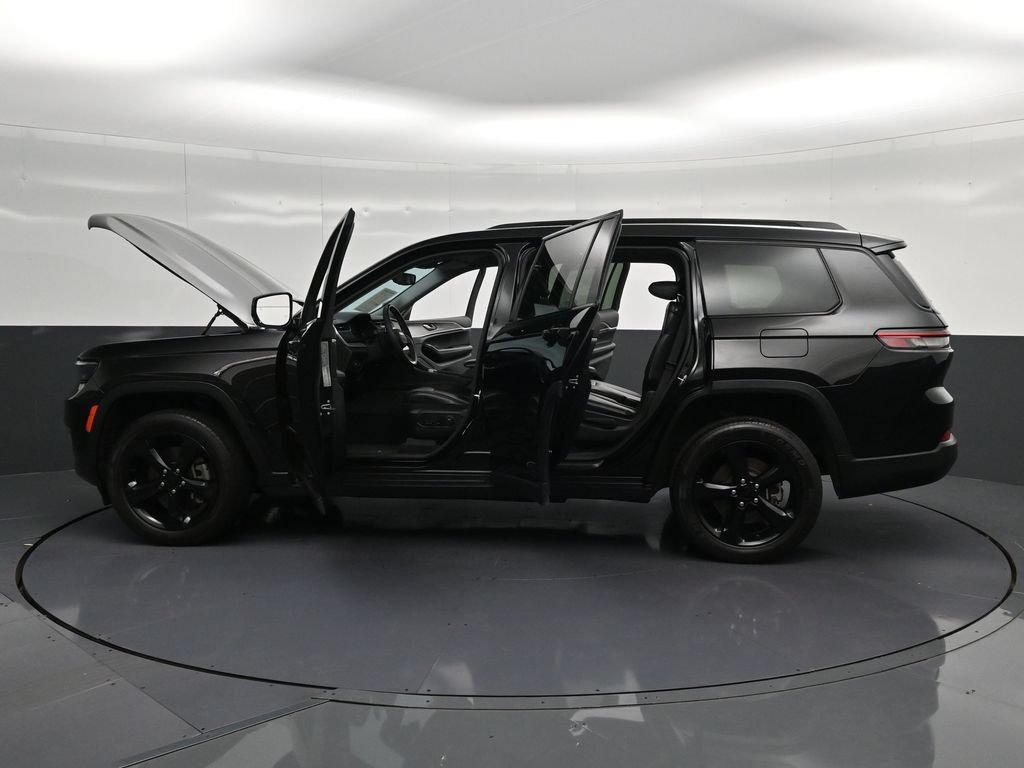 Used 2024 Jeep Grand Cherokee L Limited w/ Black Appearance Package RWD image 39