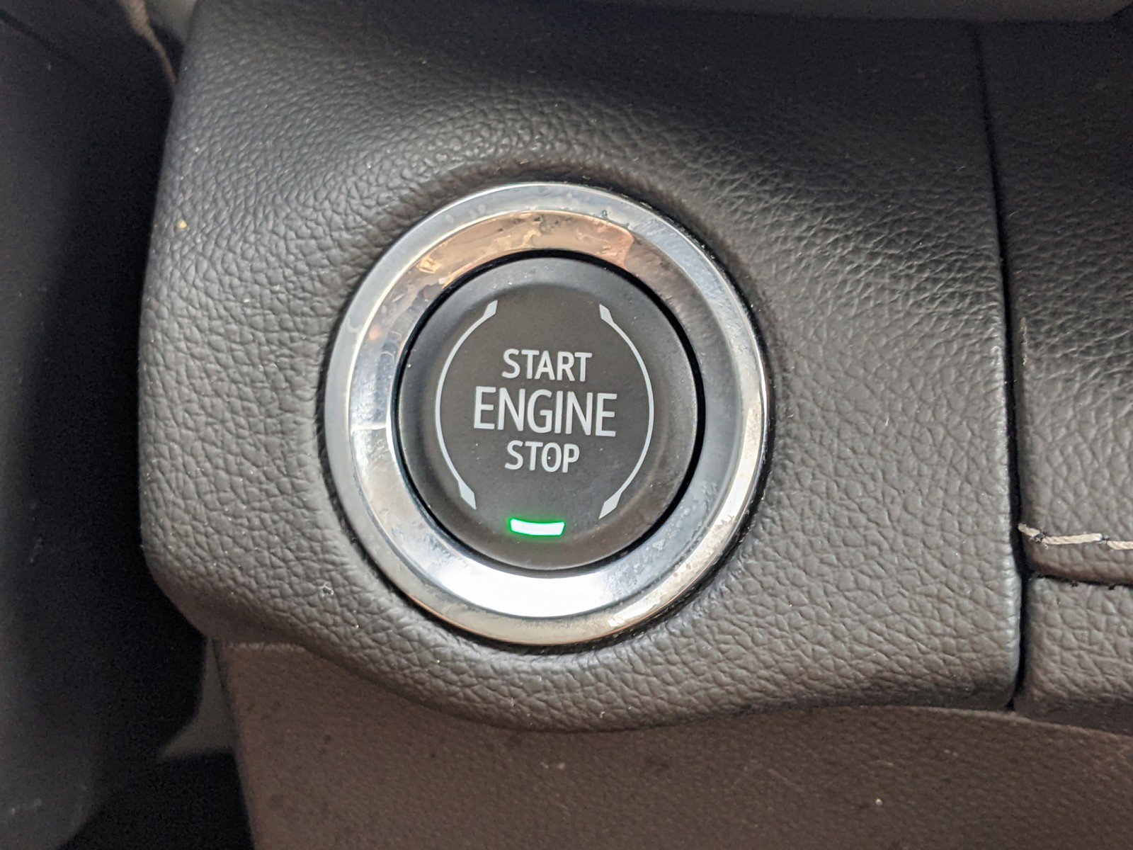 Used 2022 Buick Envision Essence w/ Sport Touring Package image 55