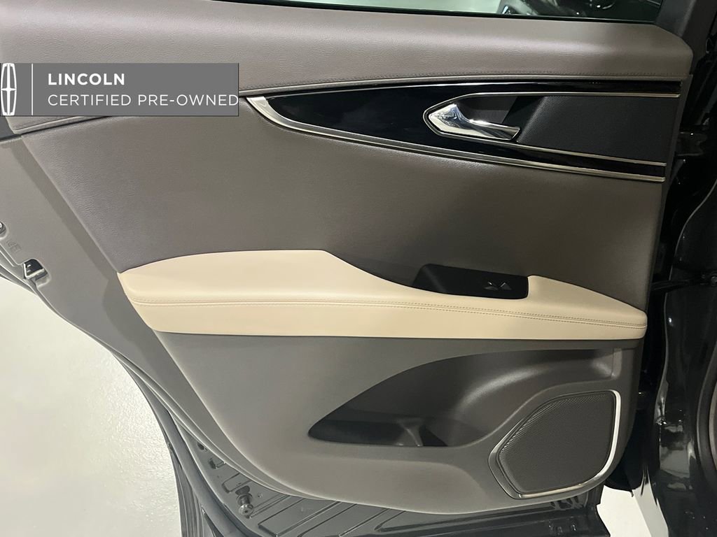 Used 2022 Lincoln Nautilus Reserve AWD/4WD image 21