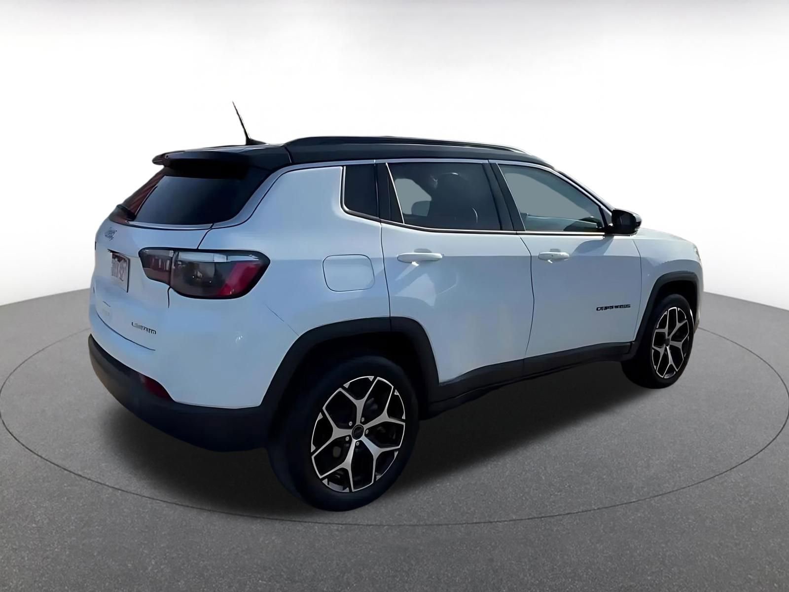 Used 2025 Jeep Compass Limited AWD/4WD image 14