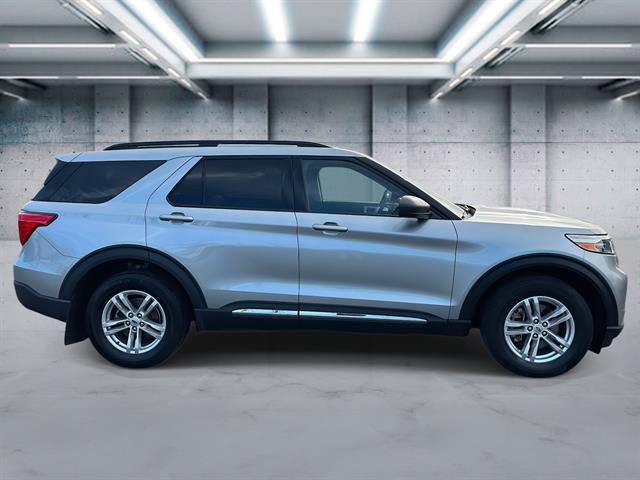 Used 2022 Ford Explorer XLT w/ Equipment Group 202A AWD/4WD image 24