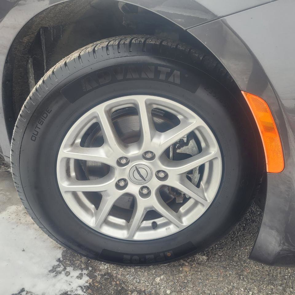 Used 2022 Chrysler Voyager LX image 36