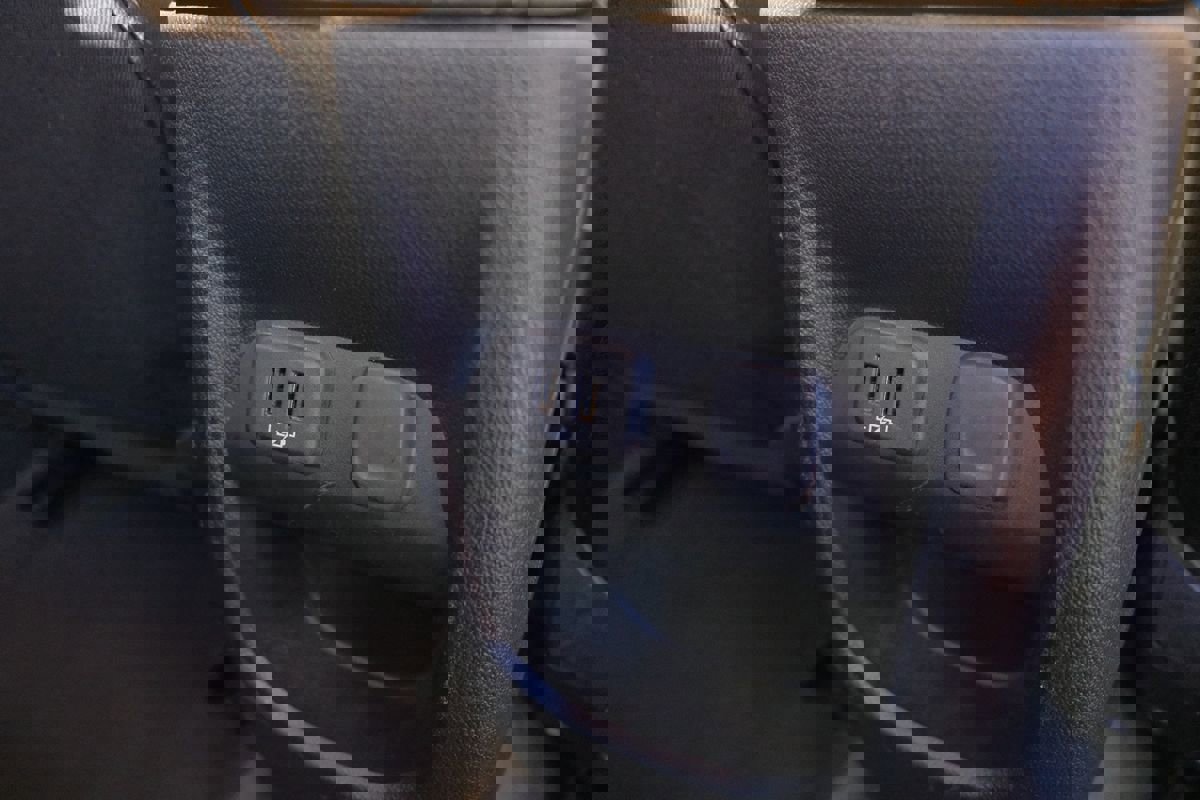 Used 2022 Chevrolet Colorado LT w/ Safety Package image 32