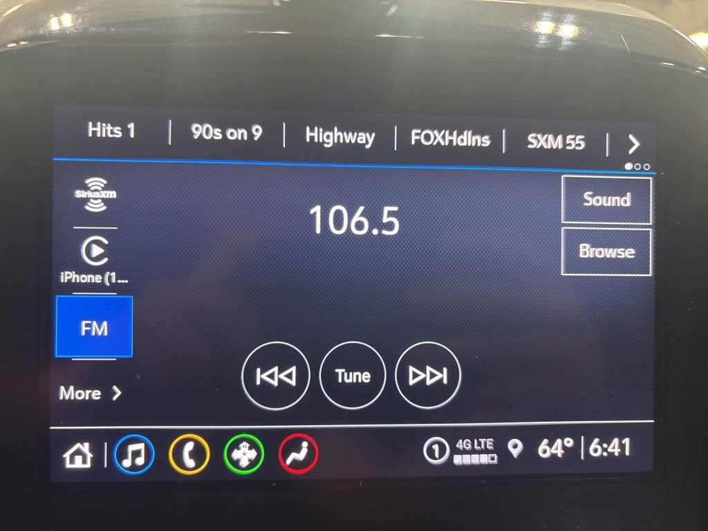 Used 2023 Chevrolet Traverse LT image 20