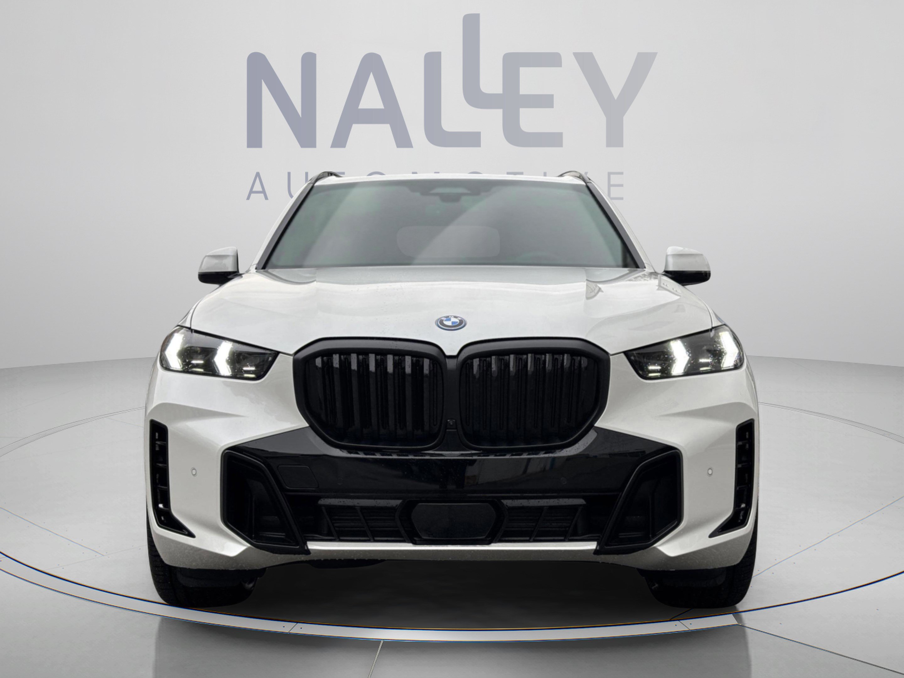 Used 2026 BMW X5 xDrive50e w/ M Sport Package AWD/4WD image 6
