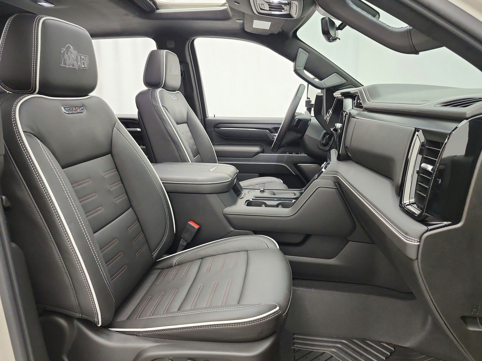 Used 2026 GMC Sierra 2500 AT4X w/ AT4X AEV Edition AWD/4WD image 19