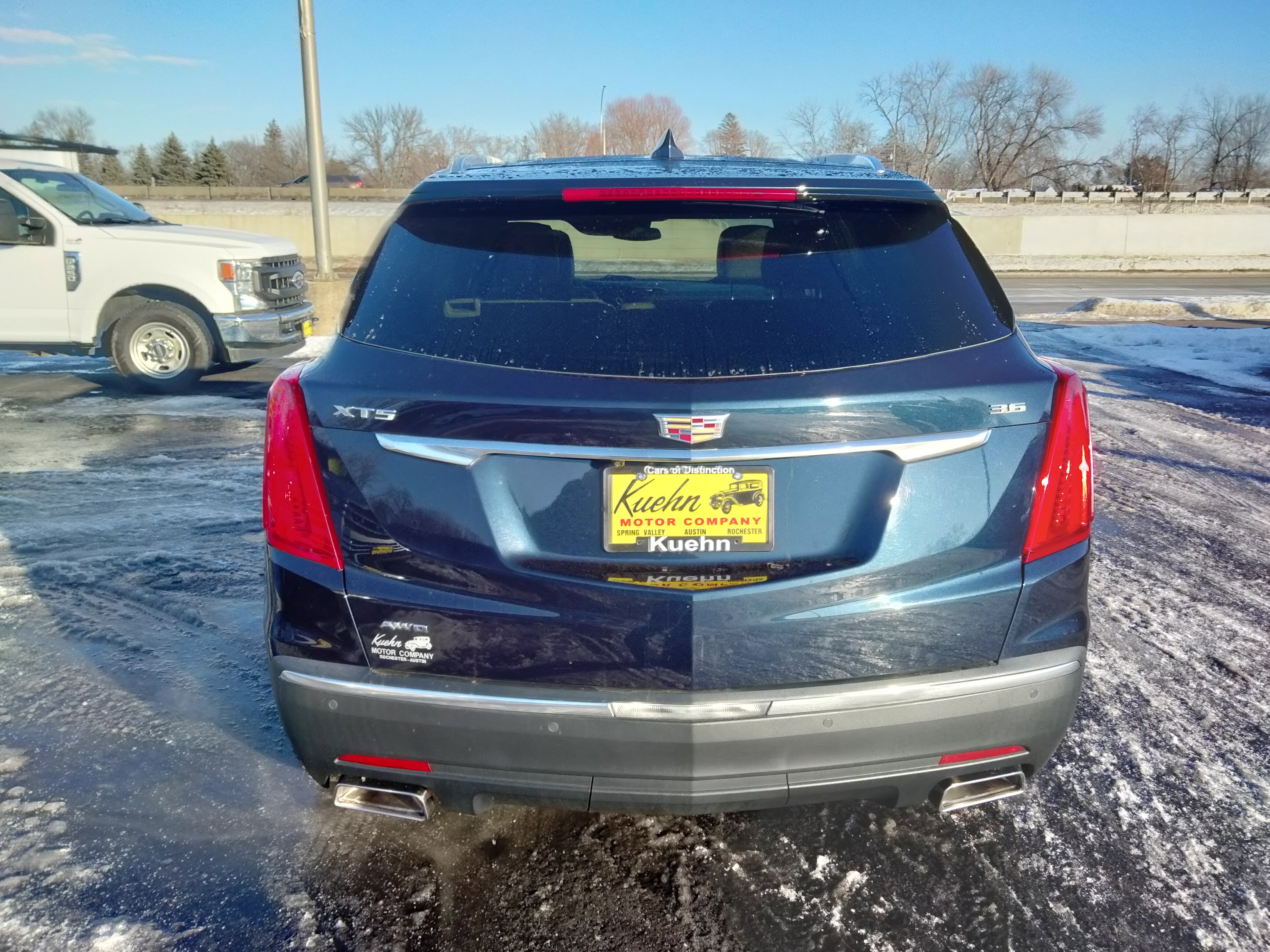 Used 2017 Cadillac XT5 Luxury w/ Driver Awareness Package image 7