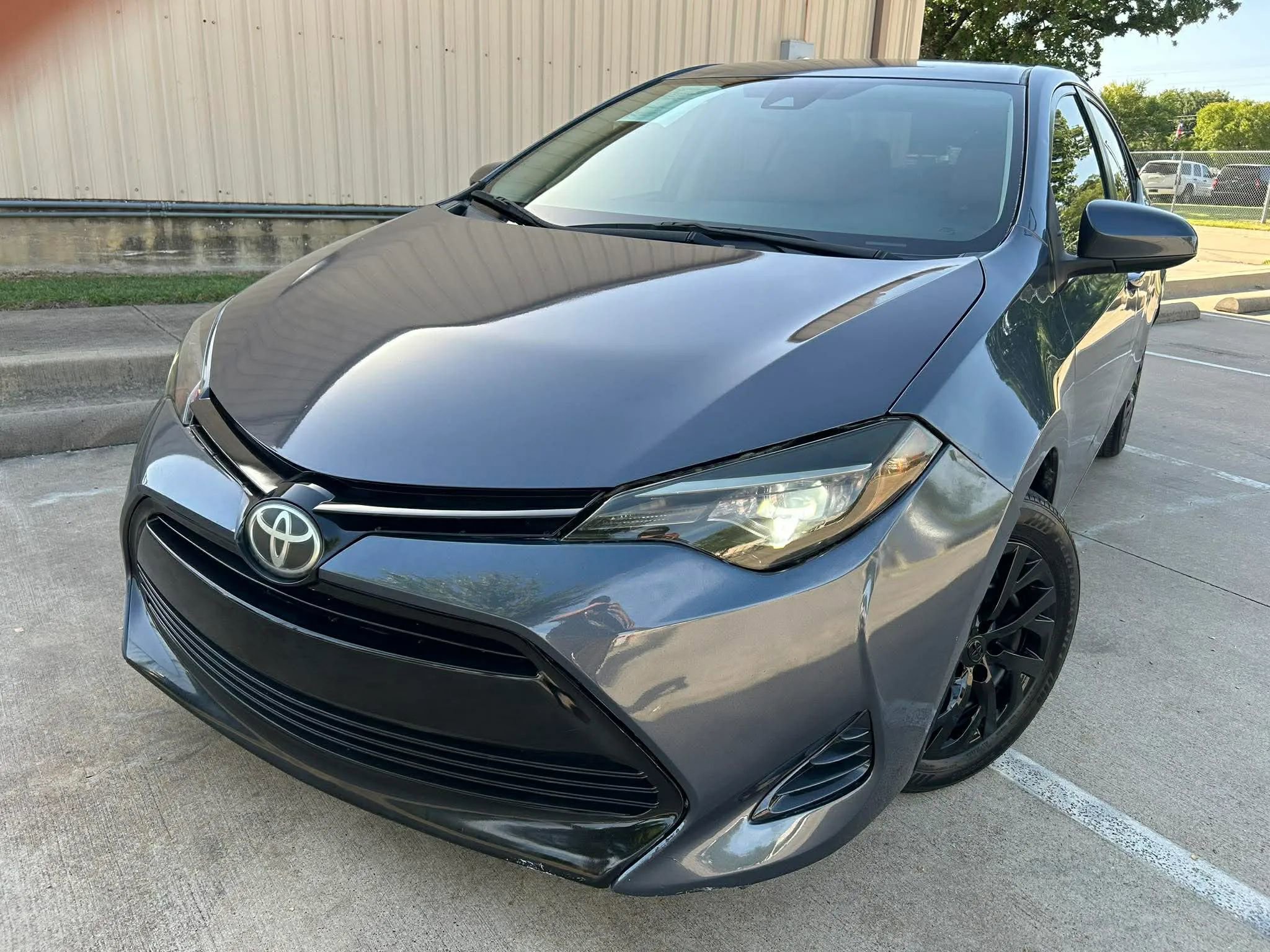 Used 2017 Toyota Corolla LE image 1