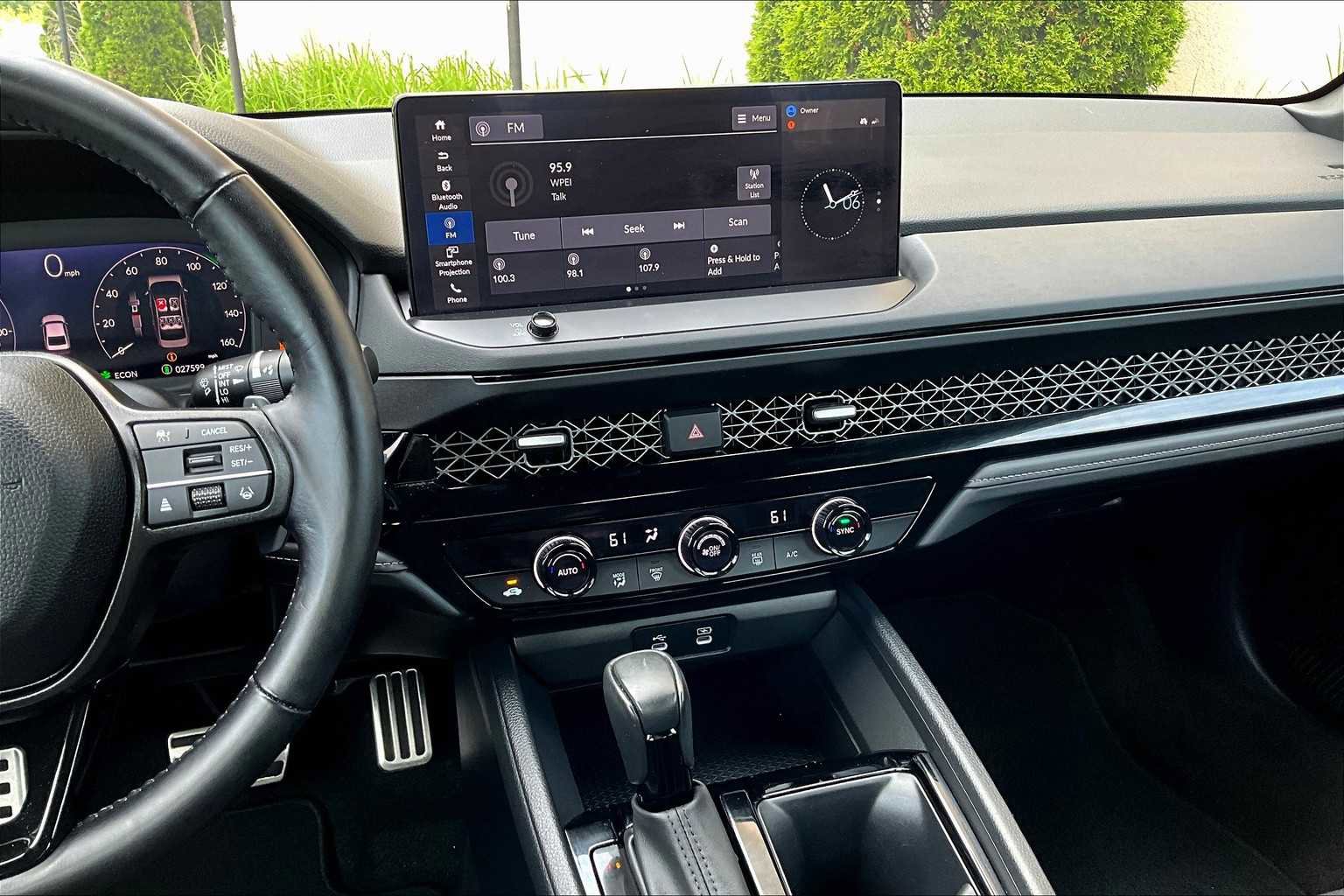 Used 2023 Honda Accord Sport image 11