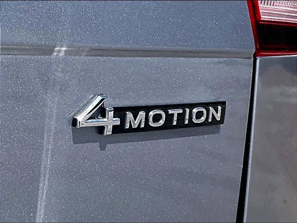 Used 2024 Volkswagen Tiguan SE AWD/4WD image 29