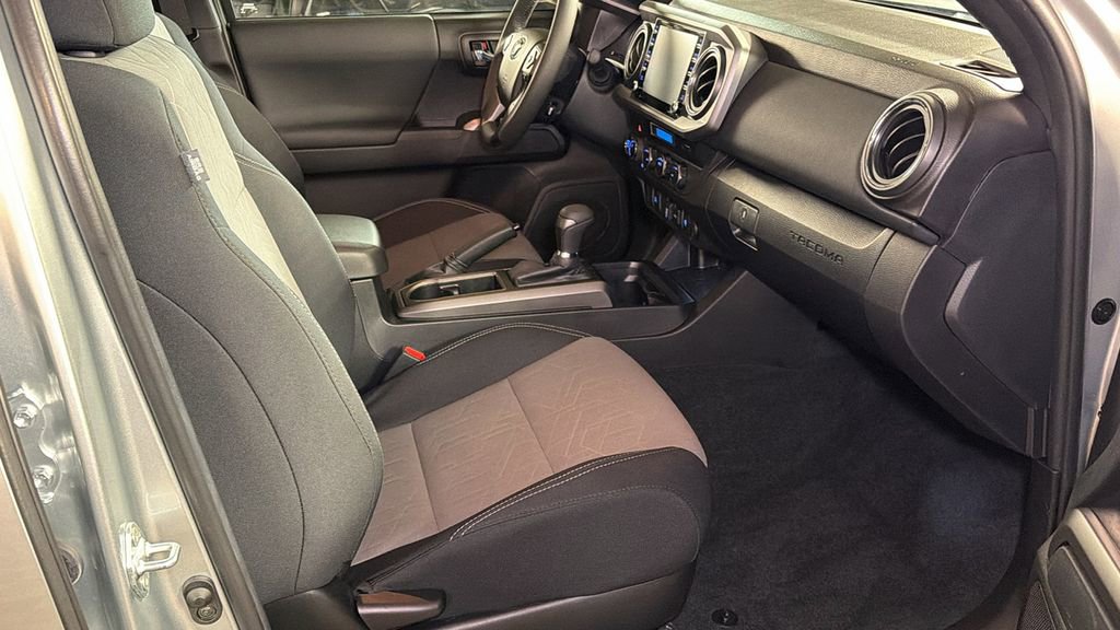 Used 2023 Toyota Tacoma TRD Off-Road image 10