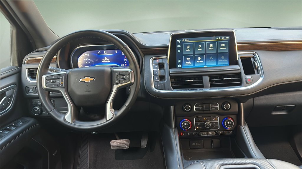 Used 2023 Chevrolet Suburban Premier image 14
