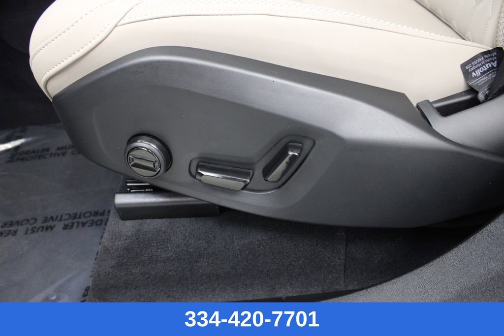 New 2026 Volvo XC90 B6 Plus w/ Protection Package image 19