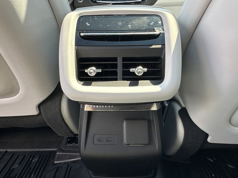 New 2025 Cadillac Lyriq Luxury image 8