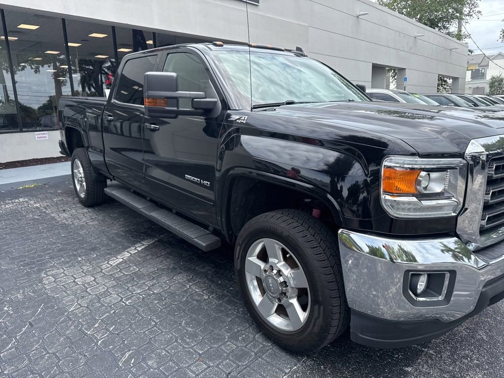 Used 2017 GMC Sierra 2500 SLE w/ HD SLE Preferred Plus Package AWD/4WD image 4
